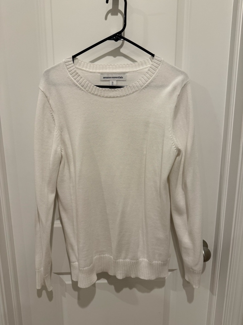 Amazon Essentials Women's Scoopneck Sweater in White